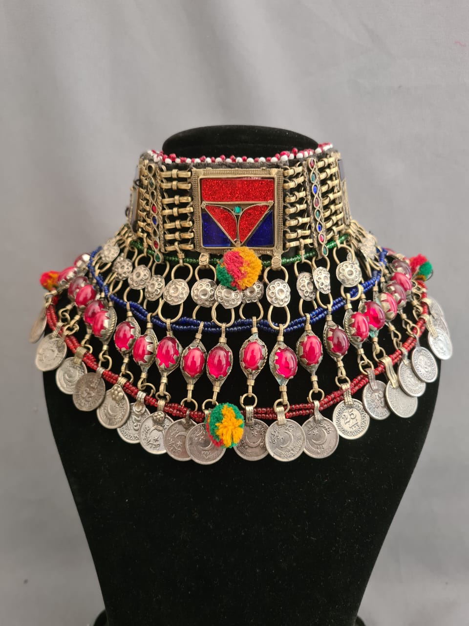 Afghani choker